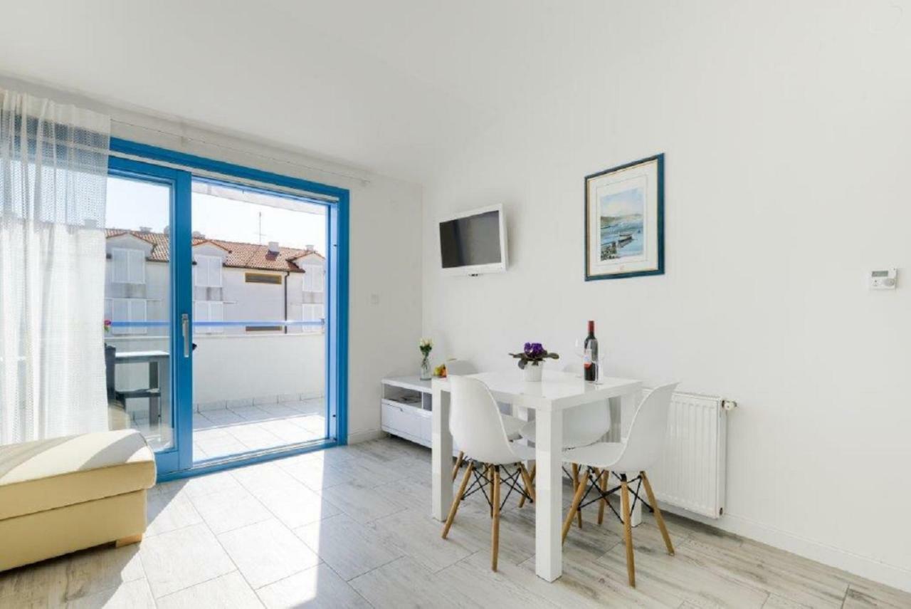 Apartments Villa Pina Vodice Exterior photo